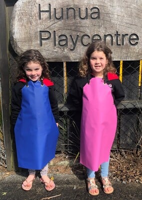 10 PACK OF MESSY PLAY APRONS